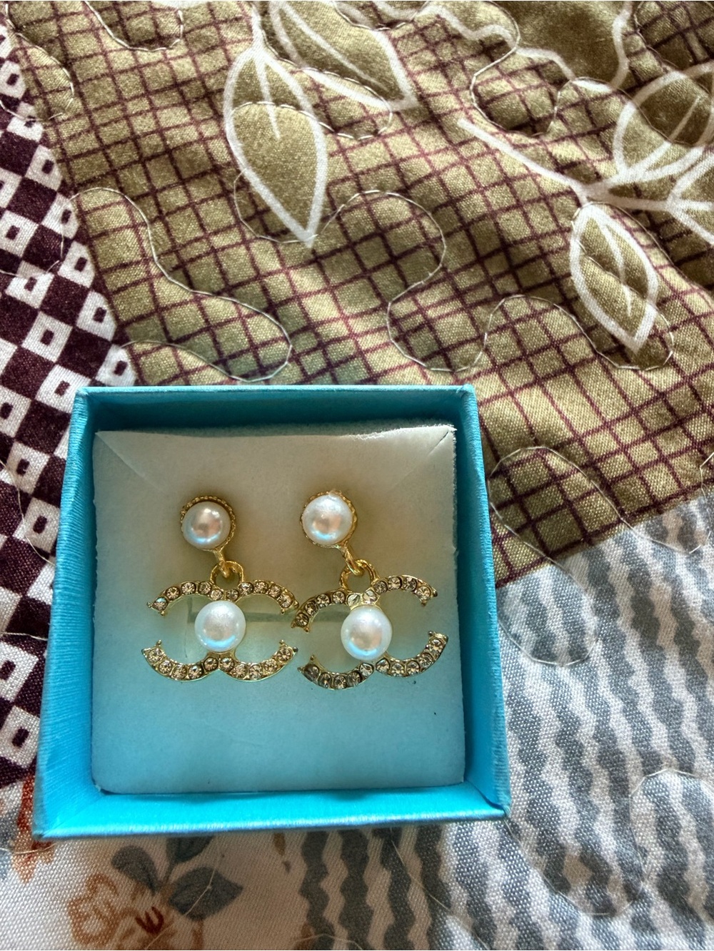 Classic Gold Pearl Logo Drop Earrings - Designer Inspired